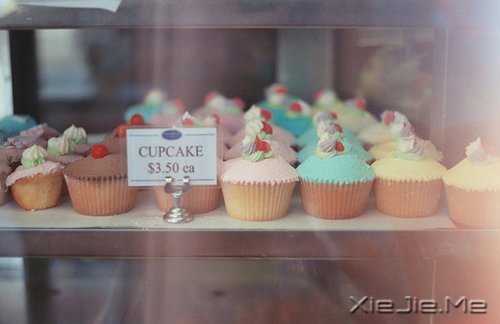 晚安心语:生命必须有裂缝,阳光才能照进来 (2)